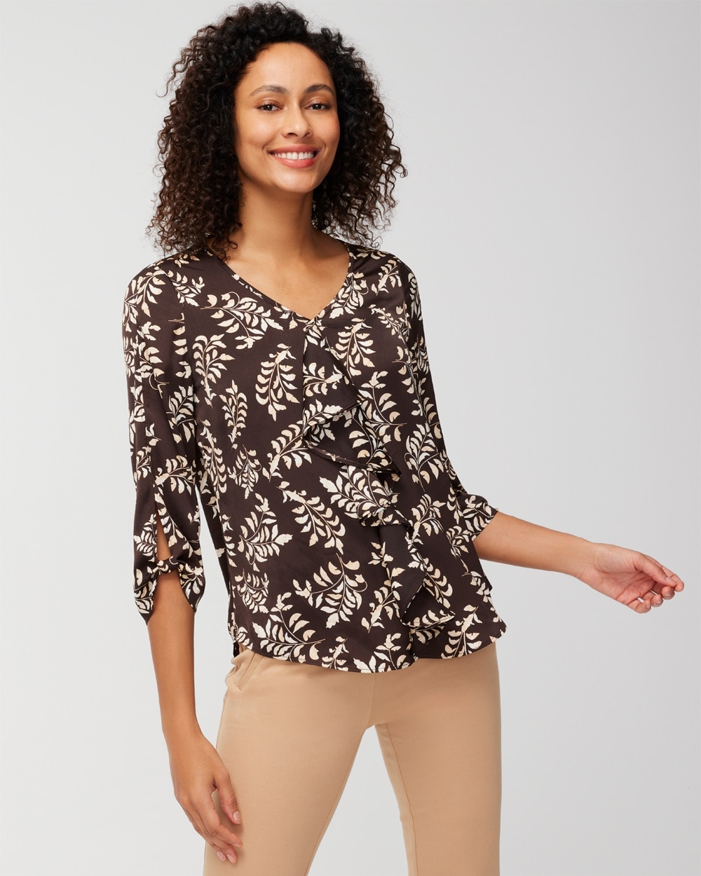 Contrast Leaf Ruffle-Front Top